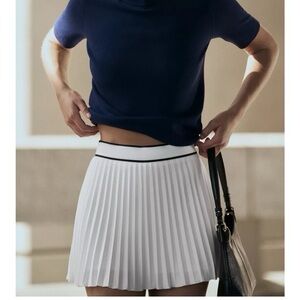Zara White Pleated Mini Tennis Skort w. Striped Waistband
